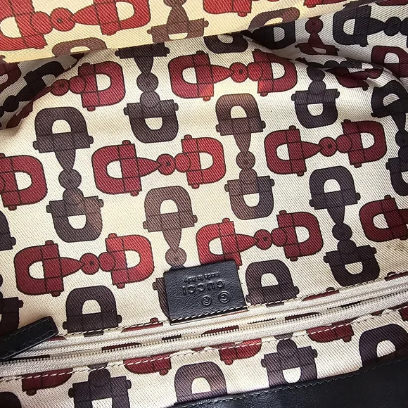 Gucci Patent Crescent Shoulder Bag - Picture 7 of 9